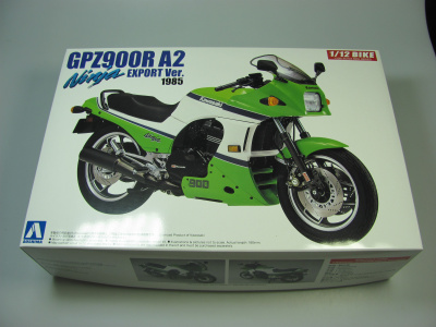 Kawasaki GPZ 900R Ninja A2 1/12 - Aoshima