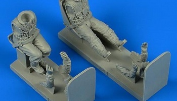 1/32 German Luftwaffe Pilot and Gunner WWII with s