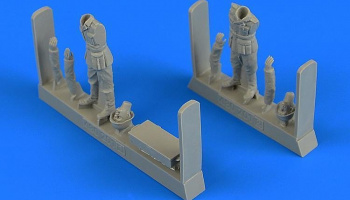 1/48 WWII German Soldiers with ammunition box