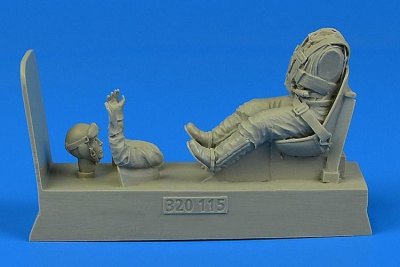 1/32 German Luftwaffe Pilot for Bf 109 with seat