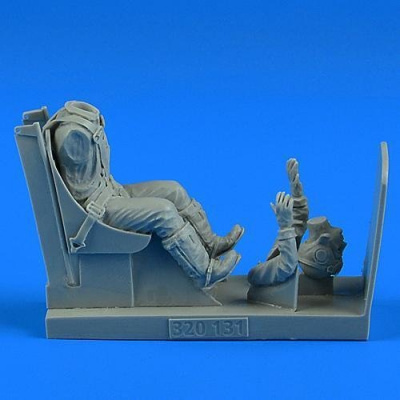 1/32 US NAVY WWII Pilot with ej. seat for F4U Corsair for TRUMPETER kit