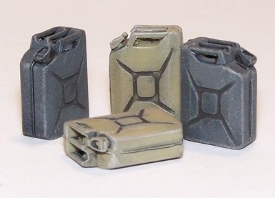 1/35 German jerrycans