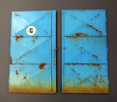 1/35 Workshop doors