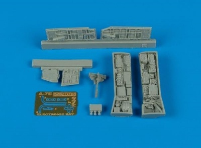 1/48 A-7E Corsair II electronic bays