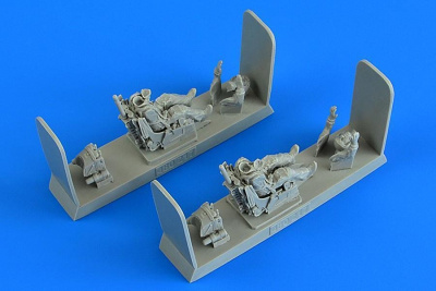 1/48 Modern Soviet Fighter Pilot and Operator with ej. seat for MiG-31 Foxhound for x kit