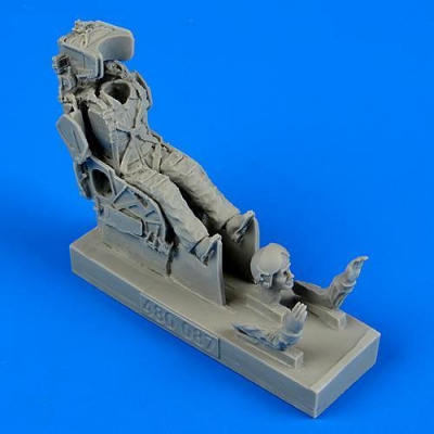 1/48 Russian Pilot with KS-4 ejection seat for Su-
