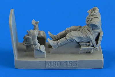 1/48 Soviet Woman Gunner WWII with seat for Po-2