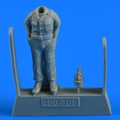 1/48 USAF WWII Aircraft Mechanic for TRUMPETER kit
