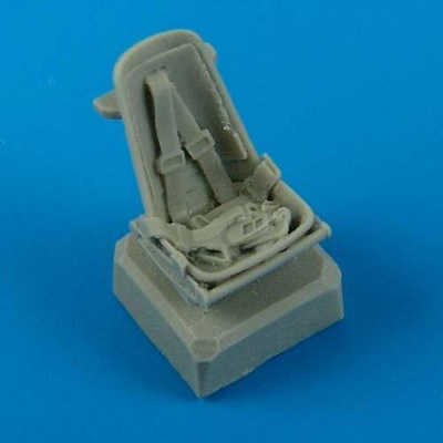 1/72 Bf 109E seat with safety belts