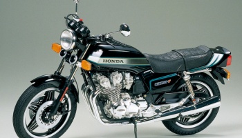 Honda CB 750 F (1:6) Model Kit - Tamiya