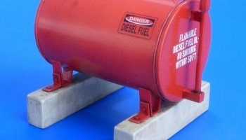 1/35 U.S.300 gallon fuel tank