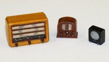 1/35 Old radios