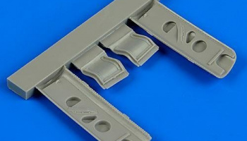 1/32 P-40E Warhawk undercarriage covers