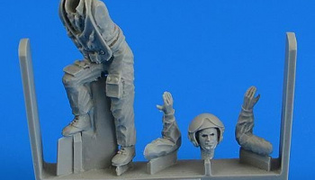 1/48 Russian Fighter Pilot on the ladder