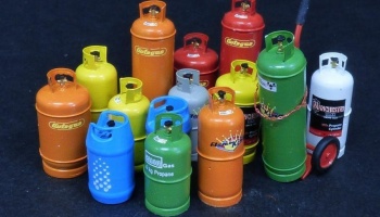 1/35 Gas bottles-big