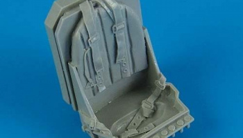 1/32 Spitfire seat with seatbelts