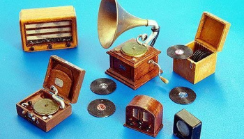 1/35 Gramophones and Radios