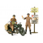 British BSA M20 Motorcycle w/Military Police Set (1:35) - Tamiya