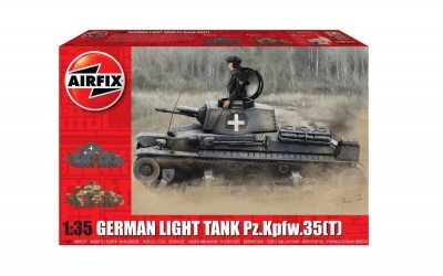 Classic Kit tank A1362 - German Light Tank Pz.Kpfw.35(t) (1:35)