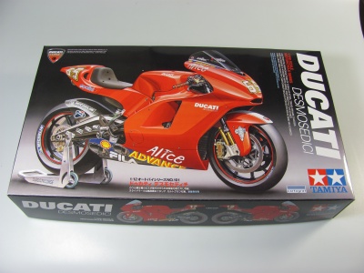 Ducati Desmosedici - Tamiya