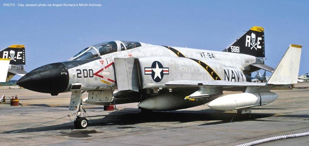F-4J Phantom II 'VF-84 Jolly Rogers Super Detail' (1:48) - Hasegawa