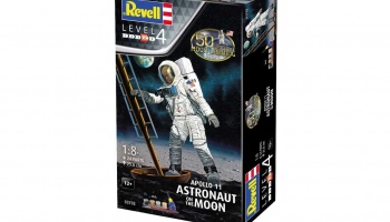 Gift-Set 03702 - Apollo 11 Astronaut on the Moon (50 Years Moon Landing) (1:8) - Revell