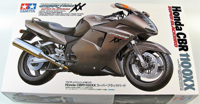 Honda CBR 1100XX (1:12) Model Kit - Tamiya