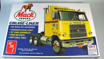 Mack Cruise-Liner Semi Tractor Cab 1/25 - AMT