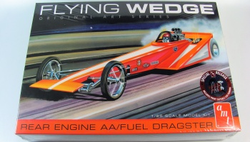 SLEVA 300,-Kč 30%DISCOUNT - Flying Wedge Rear Dragster 1/25 - AMT