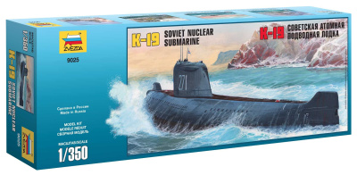 K-19 Soviet Nuclear Submarine "Hotel" Class (1:350) - Zvezda