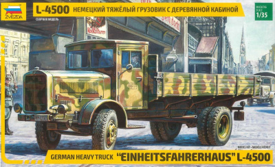 L-4500 Einheitsfahrerhaus (RR) (1:35) Model Kit 3647 - Zvezda