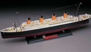 The White Star liner TITANIC MCP (1:400) - Academy