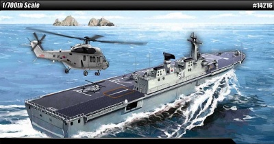 Model Kit loď 14216 - ROK NAVY DOKDO (LPH 6111) MCP (1:700)