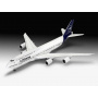 Plastic ModelKit letadlo 03891 - Boeing 747-8 Lufthansa "New Livery" (1:144) - Revell