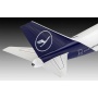 Plastic ModelKit letadlo 03891 - Boeing 747-8 Lufthansa "New Livery" (1:144) - Revell