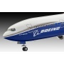 Plastic ModelKit letadlo 04945 - Boeing 777 - 300 ER (1:144) - Revell