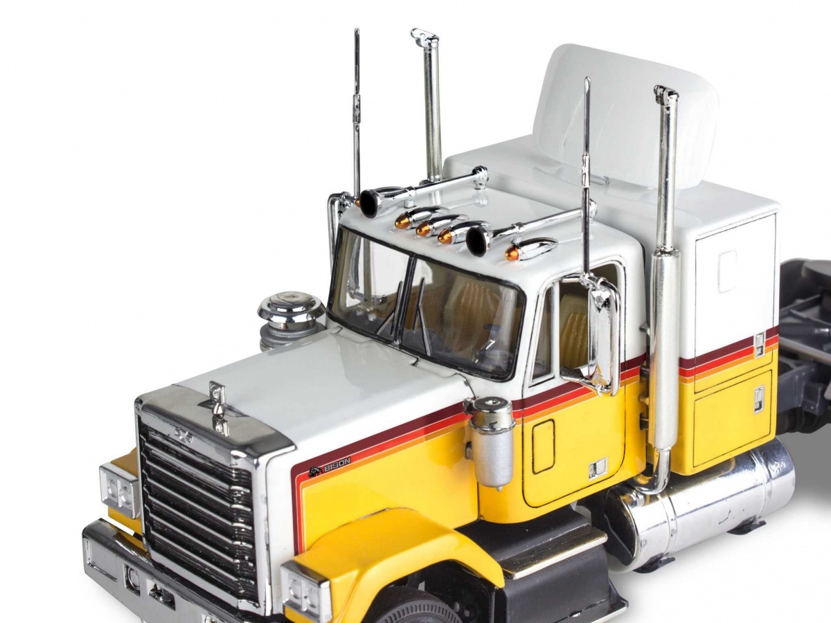 AMT 1/24 American Superliner Semi Tractor Model Kit