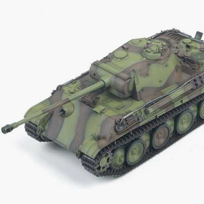 Pz.Kpfw.V Panther Ausf.G "Last Production" (1:35) - Academy