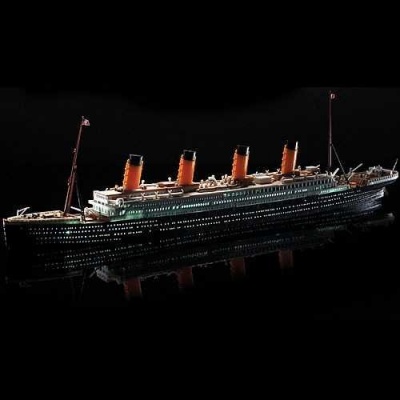 R.M.S. TITANIC + LED SET MCP (1:700) - Academy