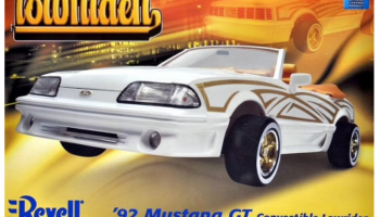 1992 Ford Mustang GT Convertible 1:24 - Revell