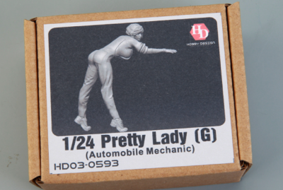 SLEVA 100,-Kč 32% DISCOUNT - Pretty Lady(G) Automobile Mechanic 1/24 - Hobby Design