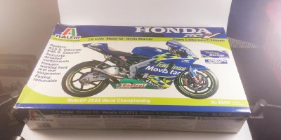 SLEVA  -1000,- Discount -40,82 Eur - Honda RC211V 1:6 - Italeri