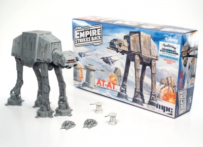 STAR WARS : THE EMPIRE STRIKES BACK AT-AT 1/100 - MPC