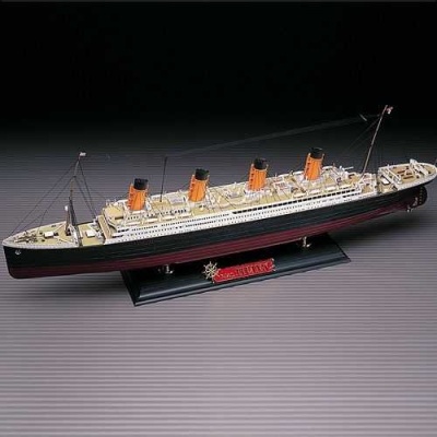 The White Star liner TITANIC MCP (1:400) - Academy