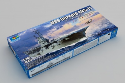 USS Intrepid CVS-11 1/700 - Trumpeter