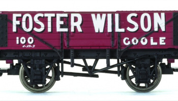 Vagón nákladní HORNBY R6748 - 5 Plank Wagon 'Foster Wilson'