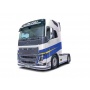 Volvo FH16 Medium Roof (1:24) Model Kit truck 3970 - Italeri