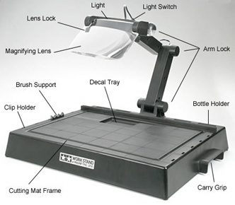 Work Station W/Magnifying Lens - Tamiya